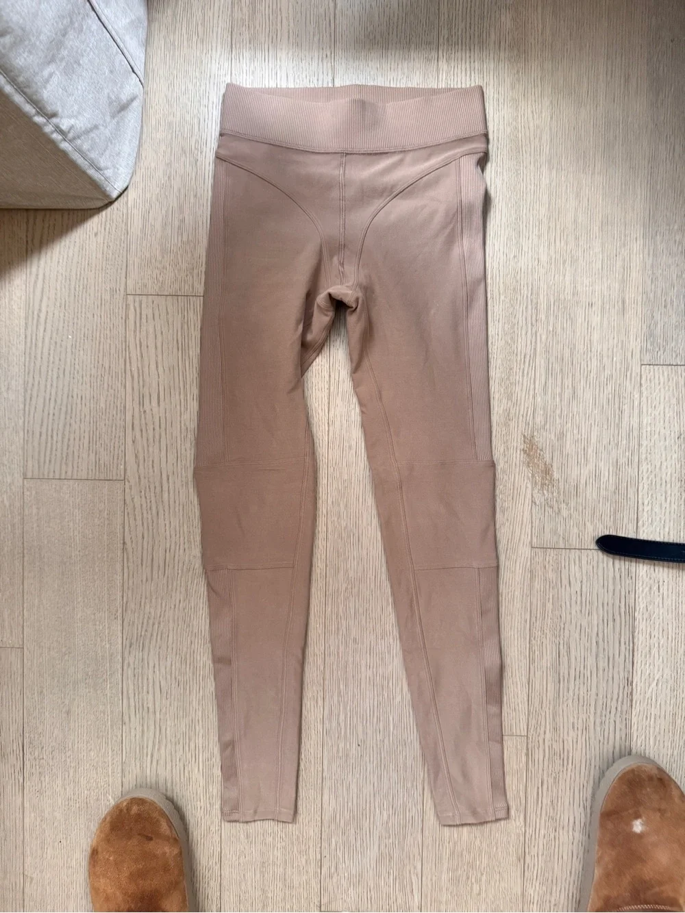 Alo Neutral-Tone Leggings - Taupe